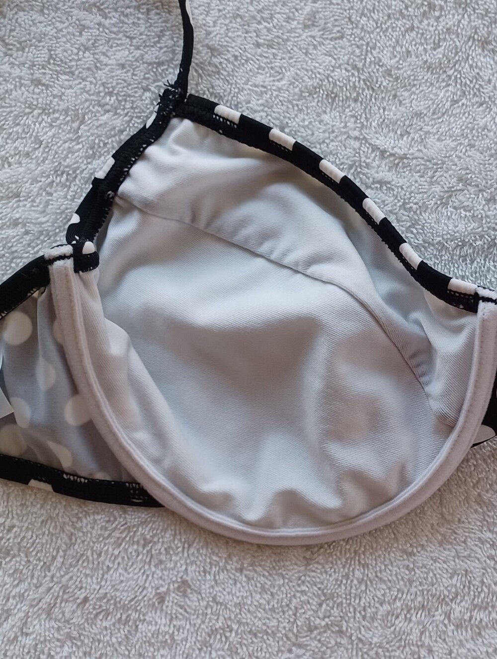 VENUS Black and White Polka Dot Underwire Bikini Top, Size DD - Picture 15 of 16